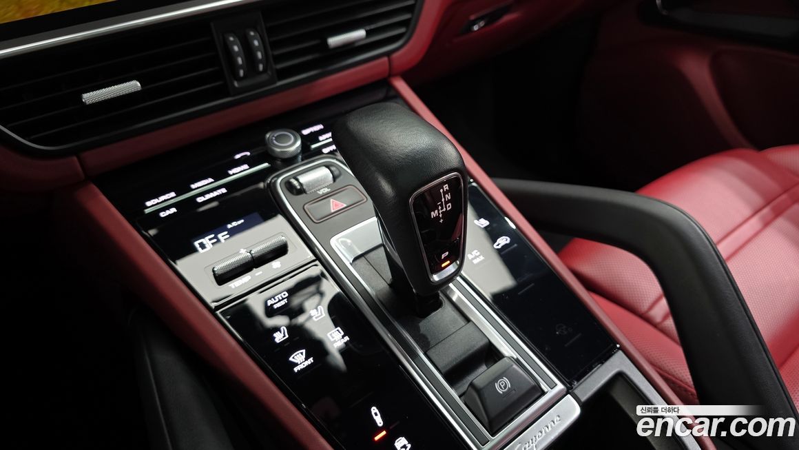 Porsche Cayenne 2021