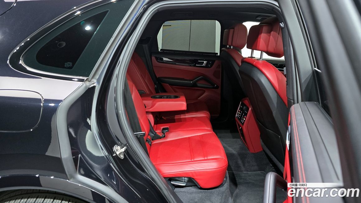 Porsche Cayenne 2021