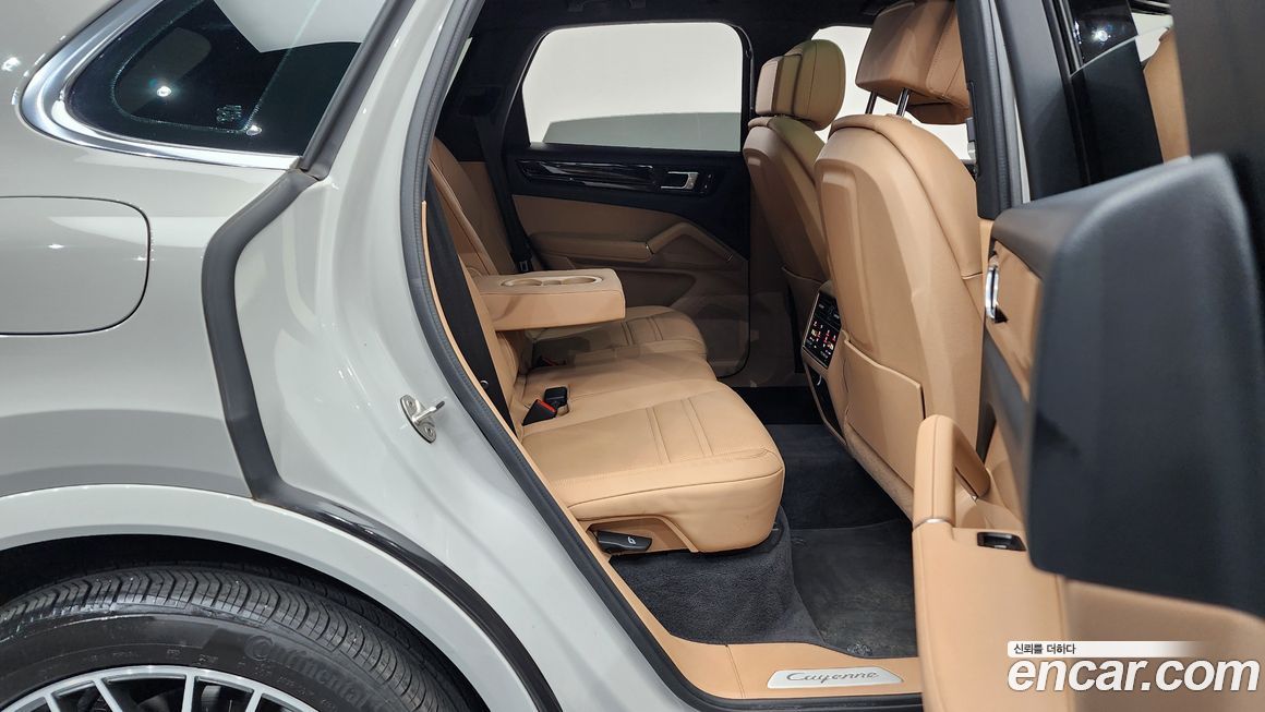 Porsche Cayenne 2022