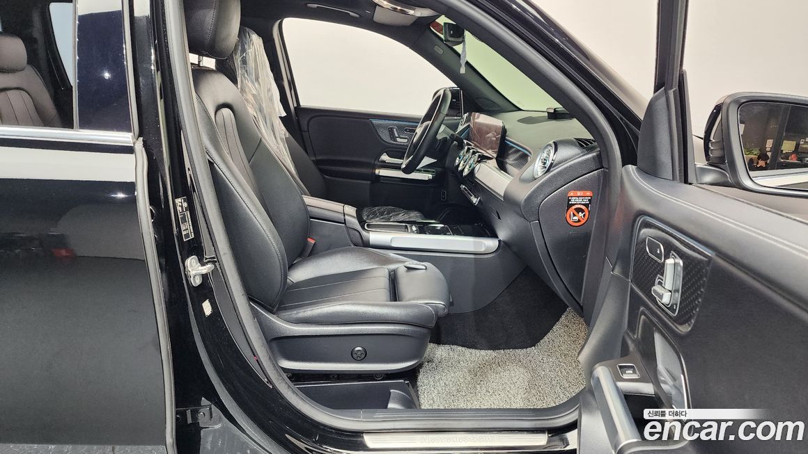 Mercedes-Benz GLB-Class 2024