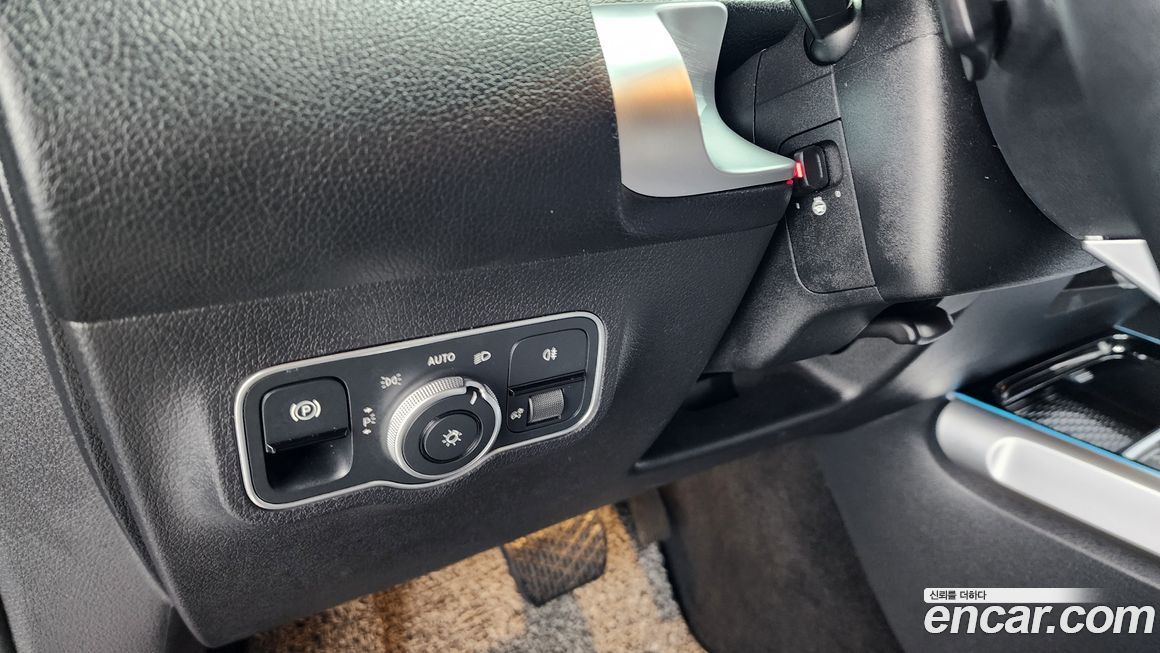 Mercedes-Benz GLB-Class 2024