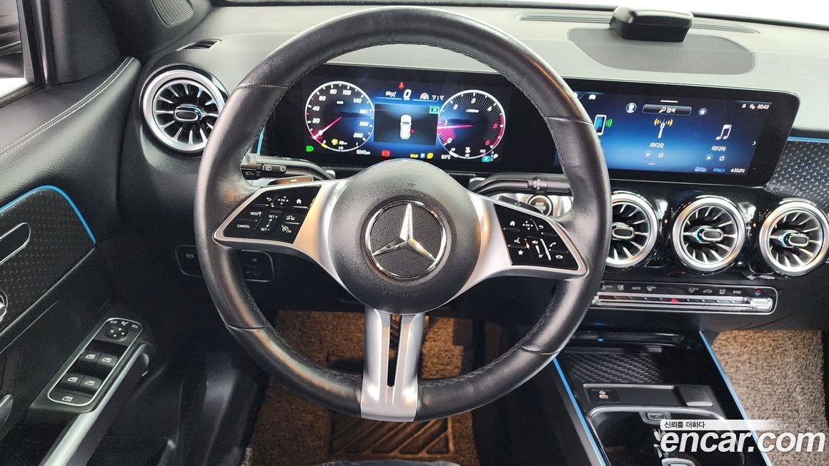 Mercedes-Benz GLB-Class 2024