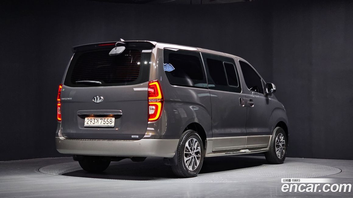 Hyundai Starex 2019