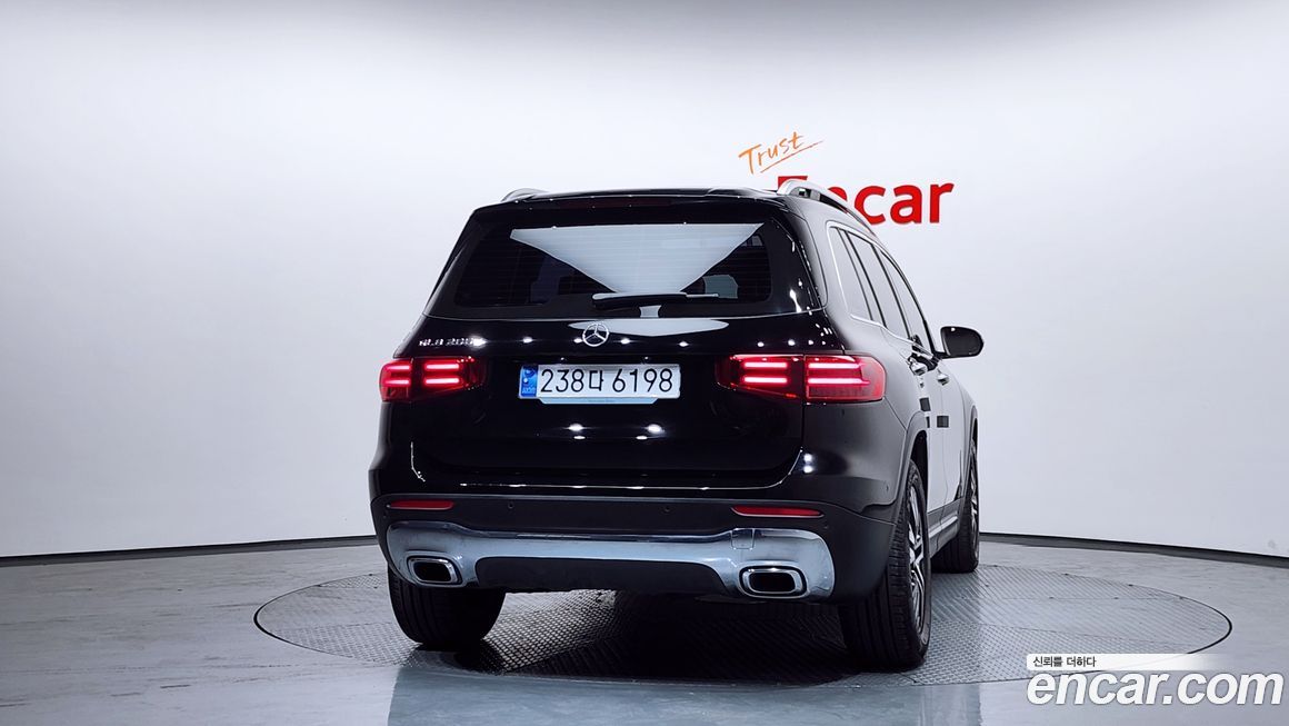 Mercedes-Benz GLB-Class 2024