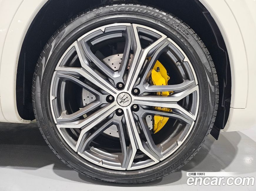 Maserati Levante 2023