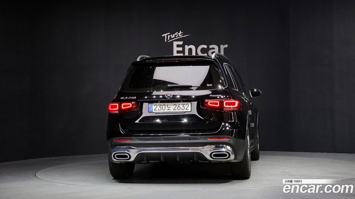 Mercedes-Benz GLB-Class 2021