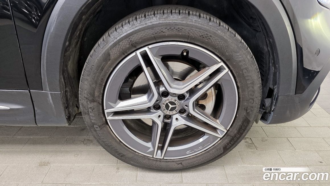 Mercedes-Benz GLB-Class 2021