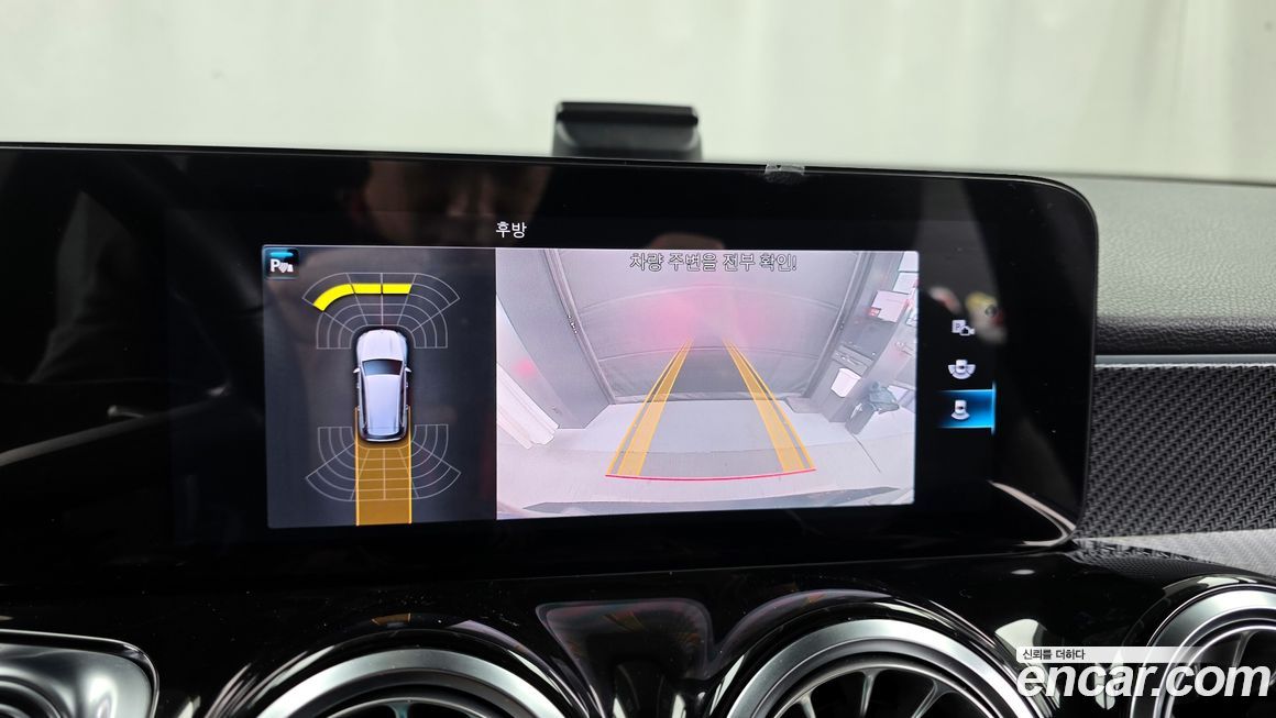 Mercedes-Benz GLB-Class 2021