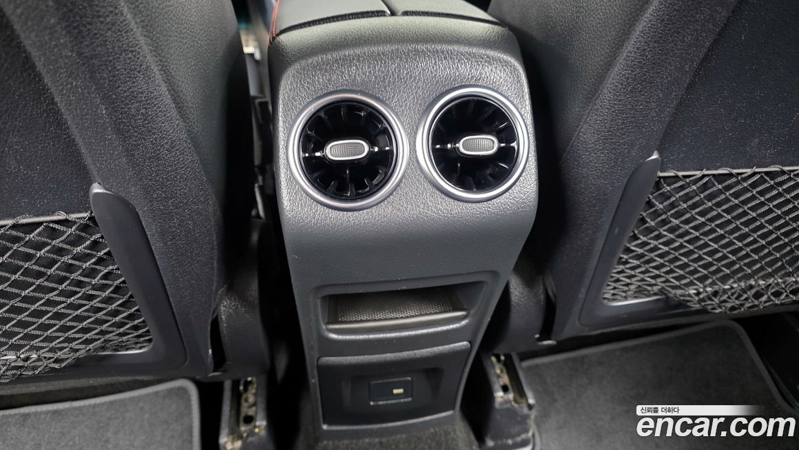 Mercedes-Benz GLB-Class 2021