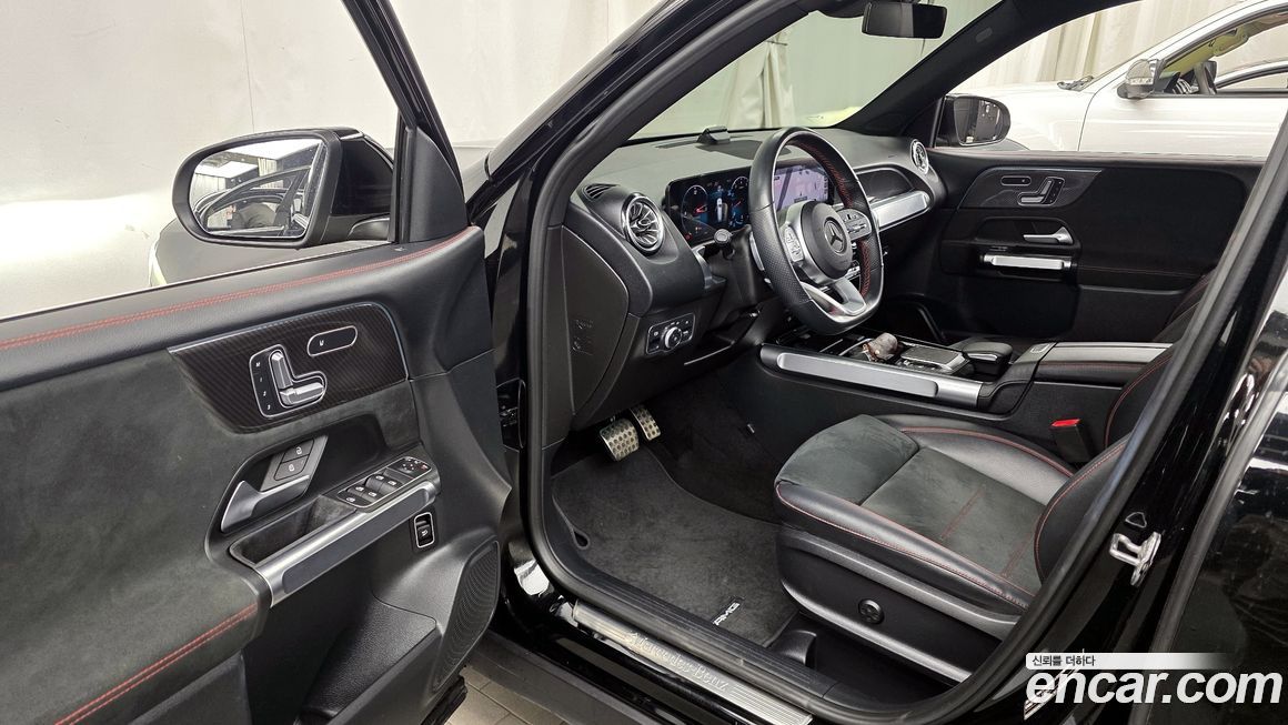 Mercedes-Benz GLB-Class 2021