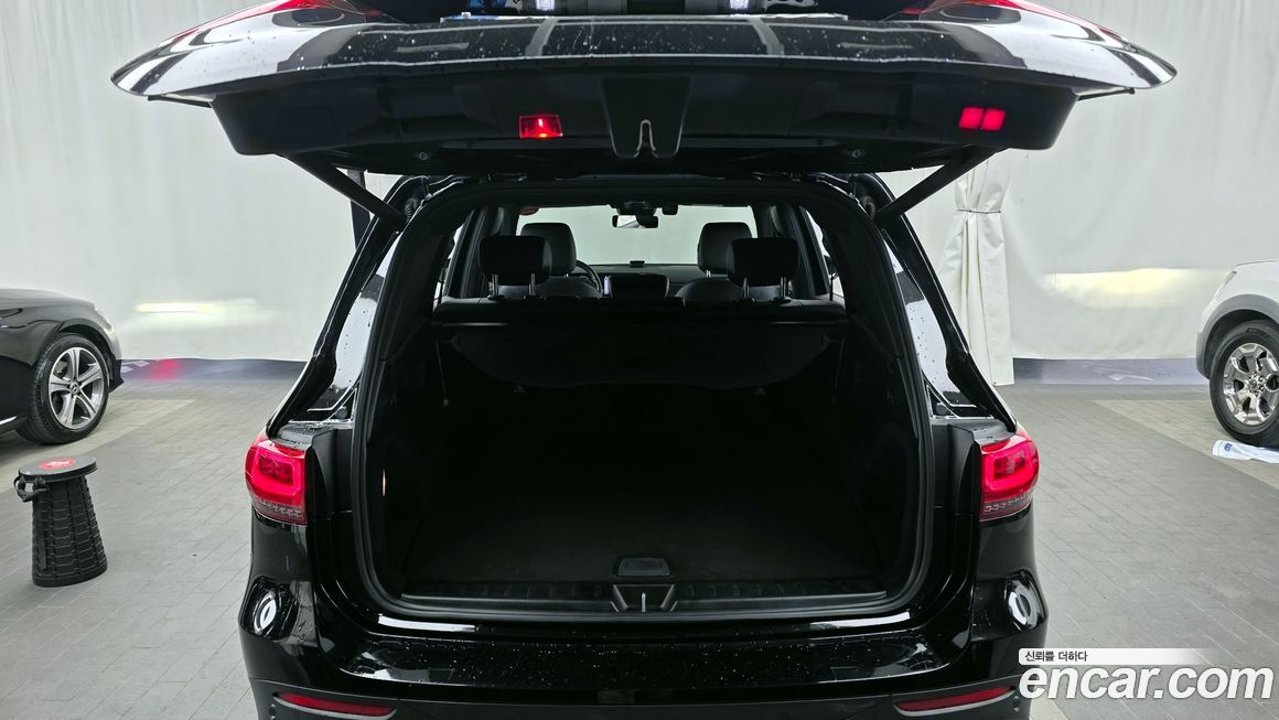 Mercedes-Benz GLB-Class 2021