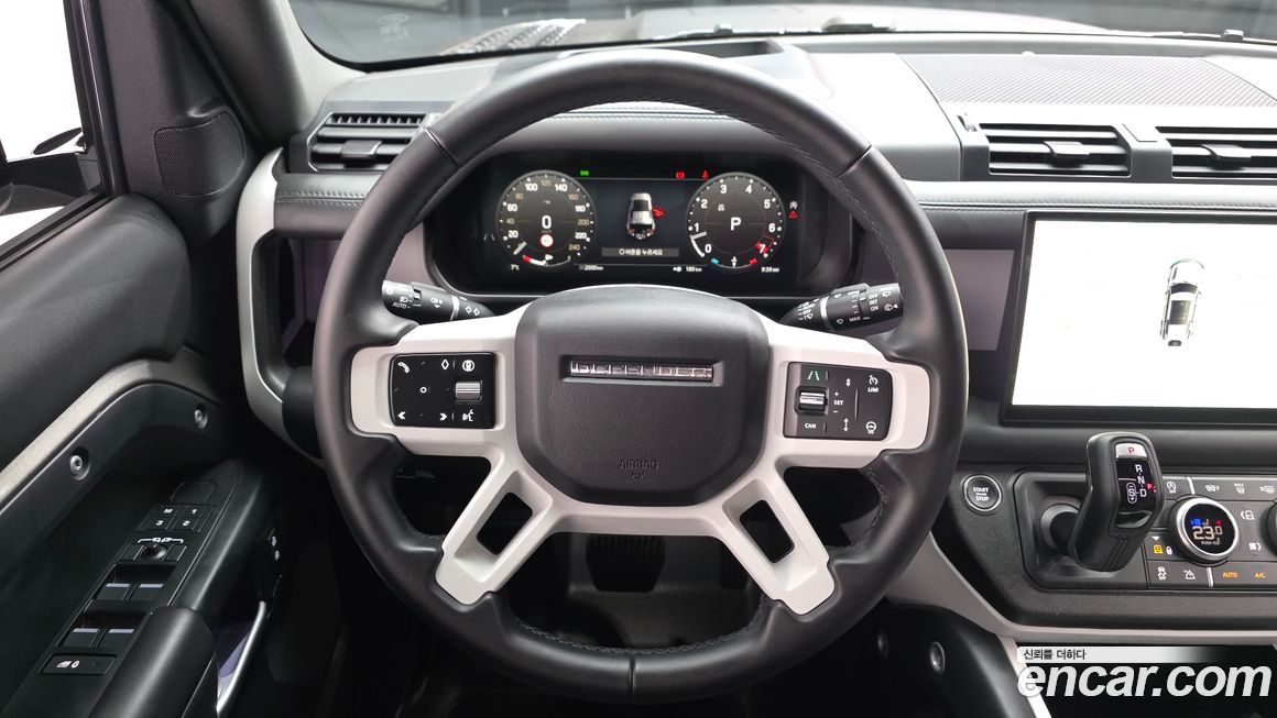 Land Rover Defender 2025