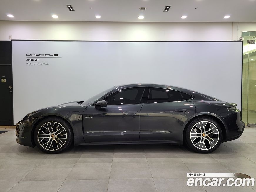Porsche Taycan 2023