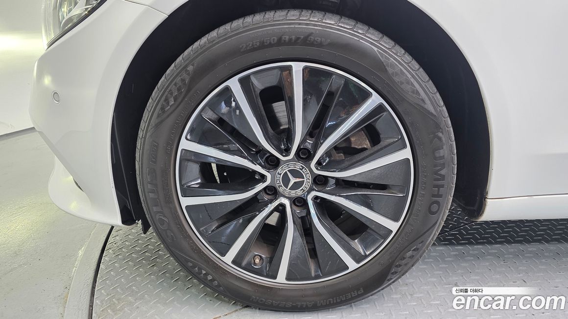 Mercedes-Benz C-Class 2019