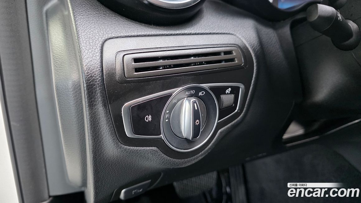 Mercedes-Benz C-Class 2019