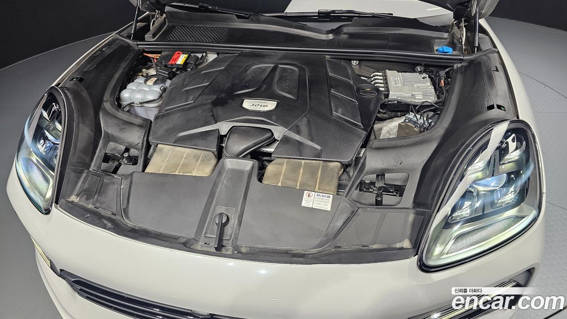 Porsche Cayenne 2021