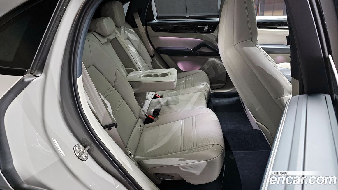 Porsche Cayenne 2021