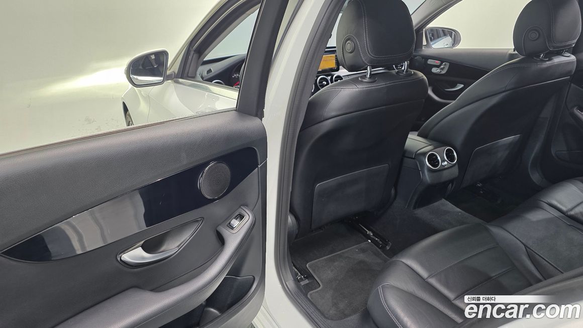 Mercedes-Benz C-Class 2019