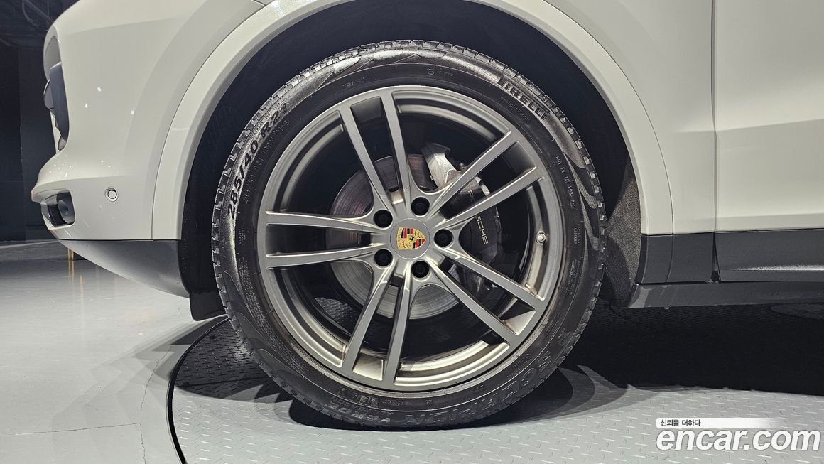 Porsche Cayenne 2021