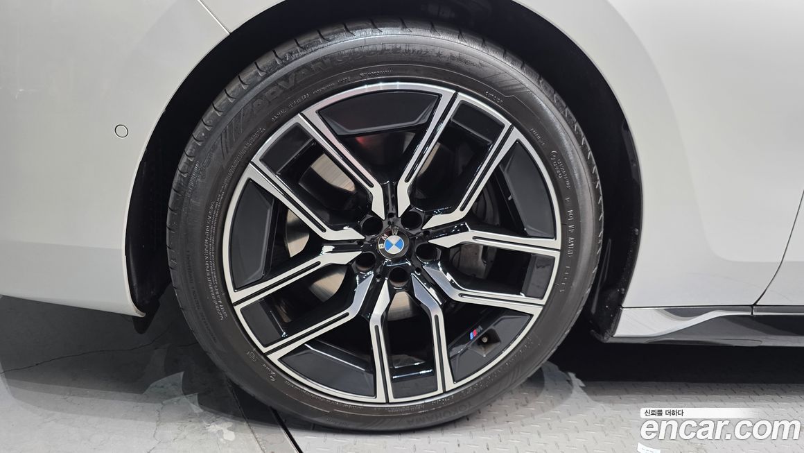 BMW 7-Series 2024