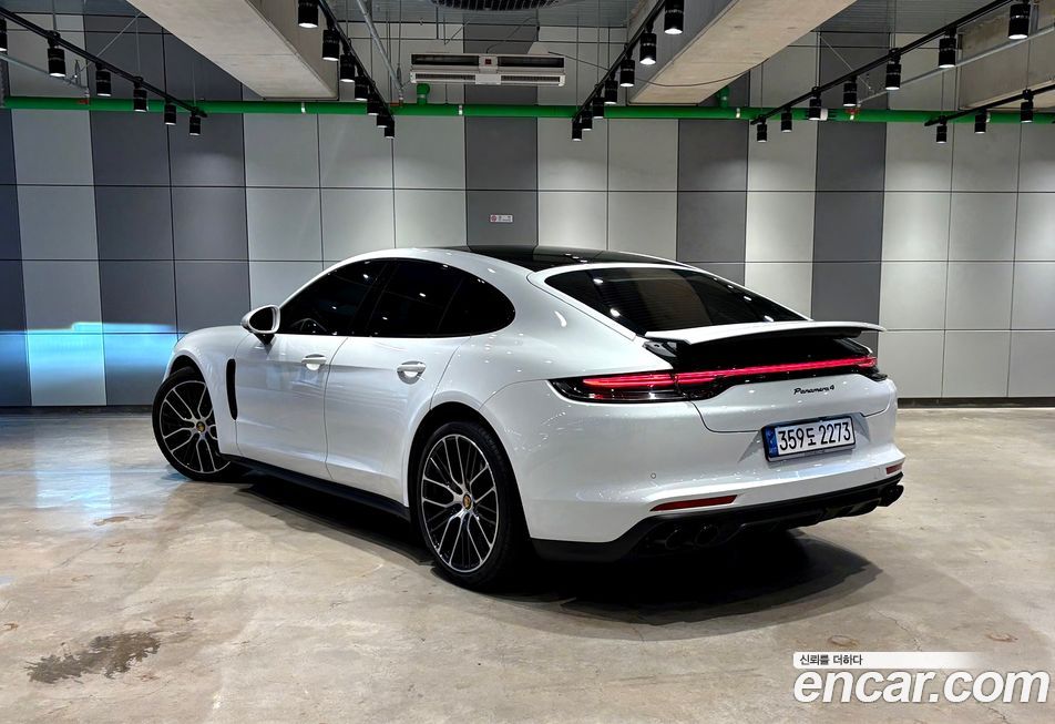 Porsche Panamera 2022