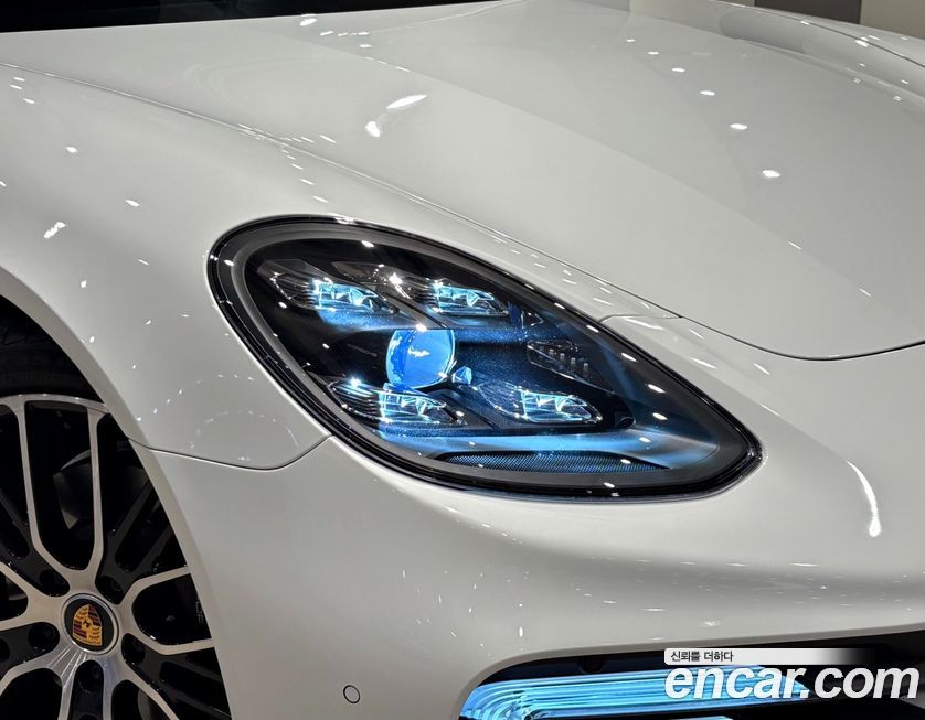 Porsche Panamera 2022