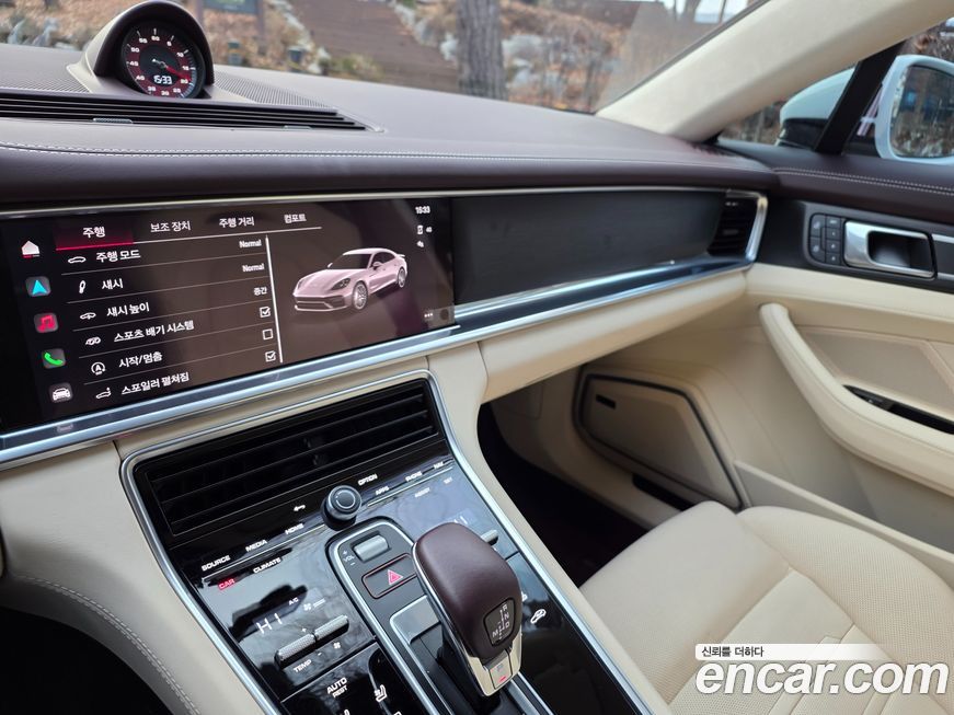 Porsche Panamera 2023