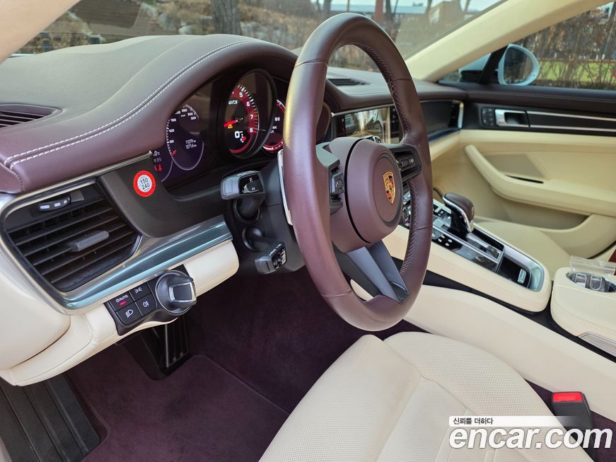 Porsche Panamera 2023