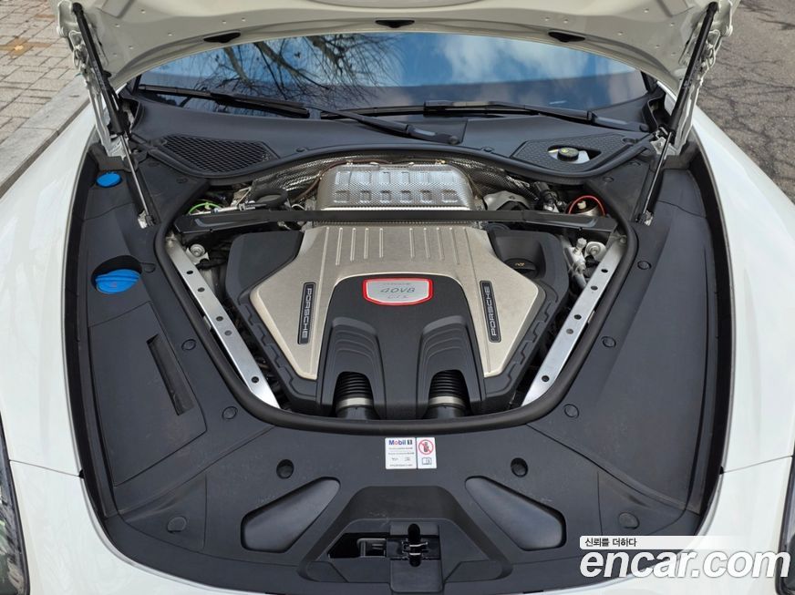 Porsche Panamera 2023