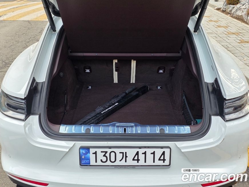 Porsche Panamera 2023