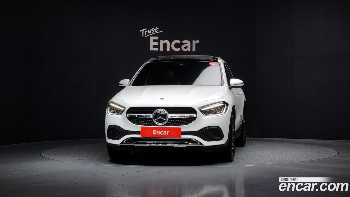 Mercedes-Benz GLA-Class 2021