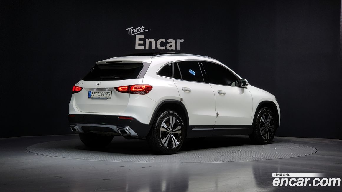 Mercedes-Benz GLA-Class 2021