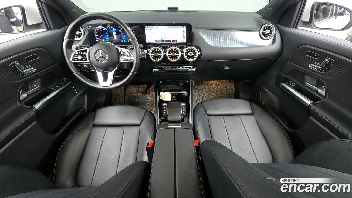Mercedes-Benz GLA-Class 2021