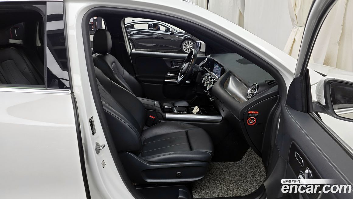 Mercedes-Benz GLA-Class 2021