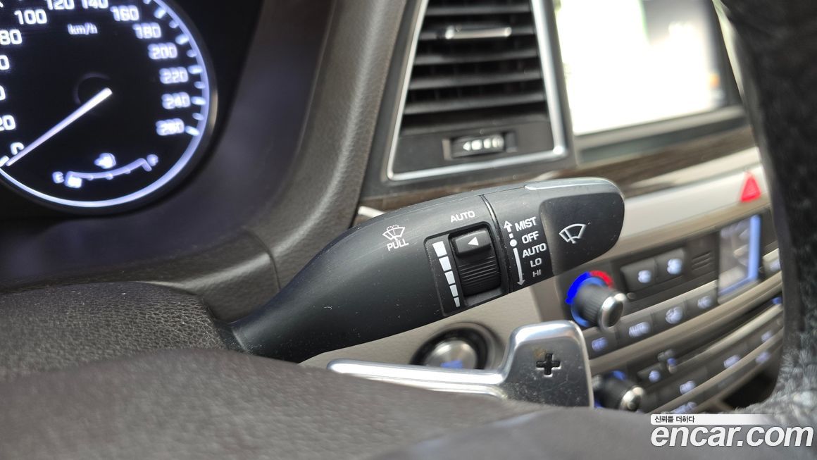 Hyundai Genesis 2015