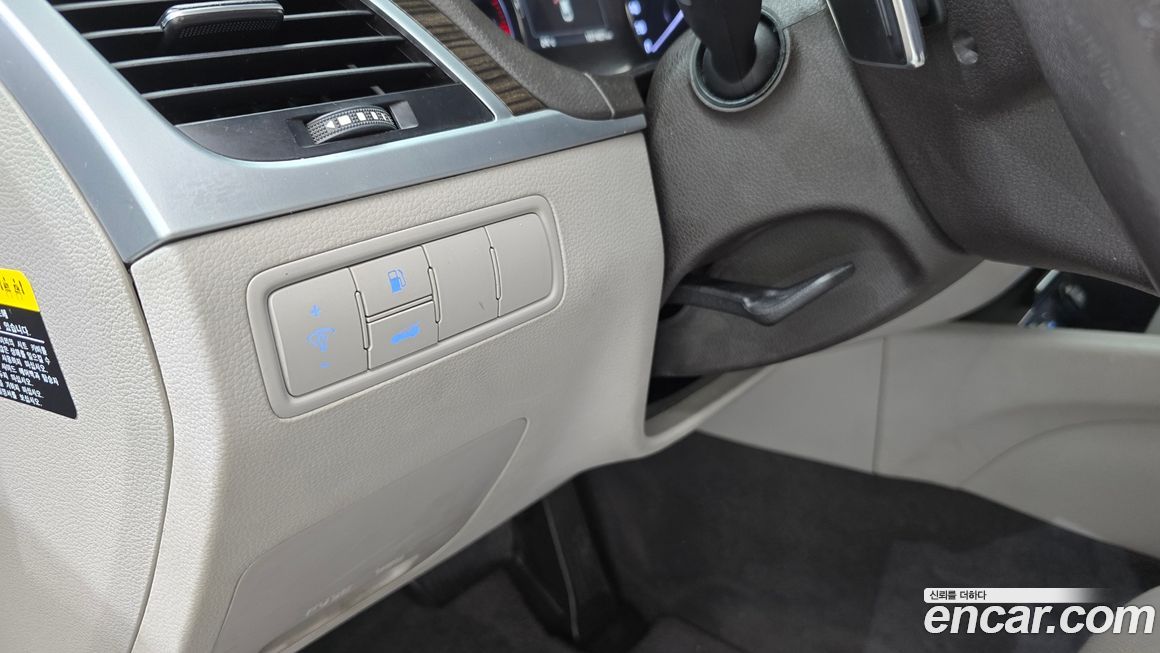 Hyundai Genesis 2015