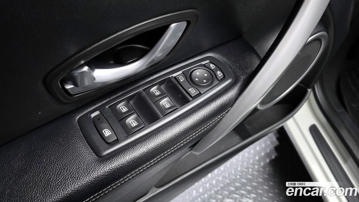 Renault-KoreaSamsung SM3 2011