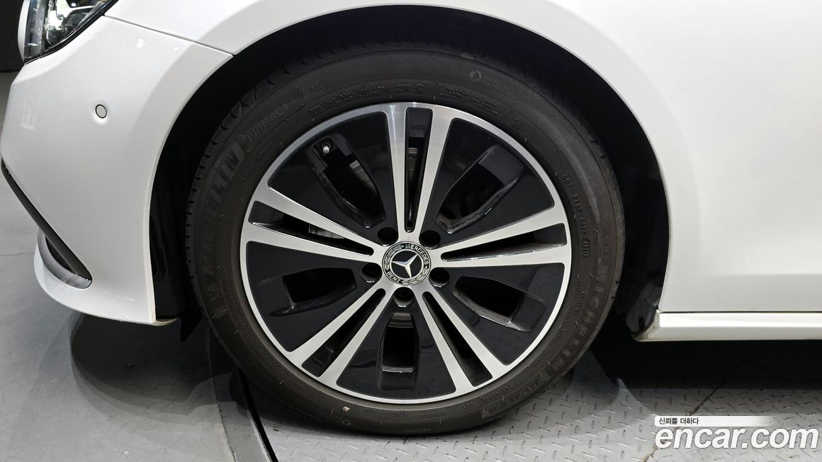 Mercedes-Benz E-Class 2022