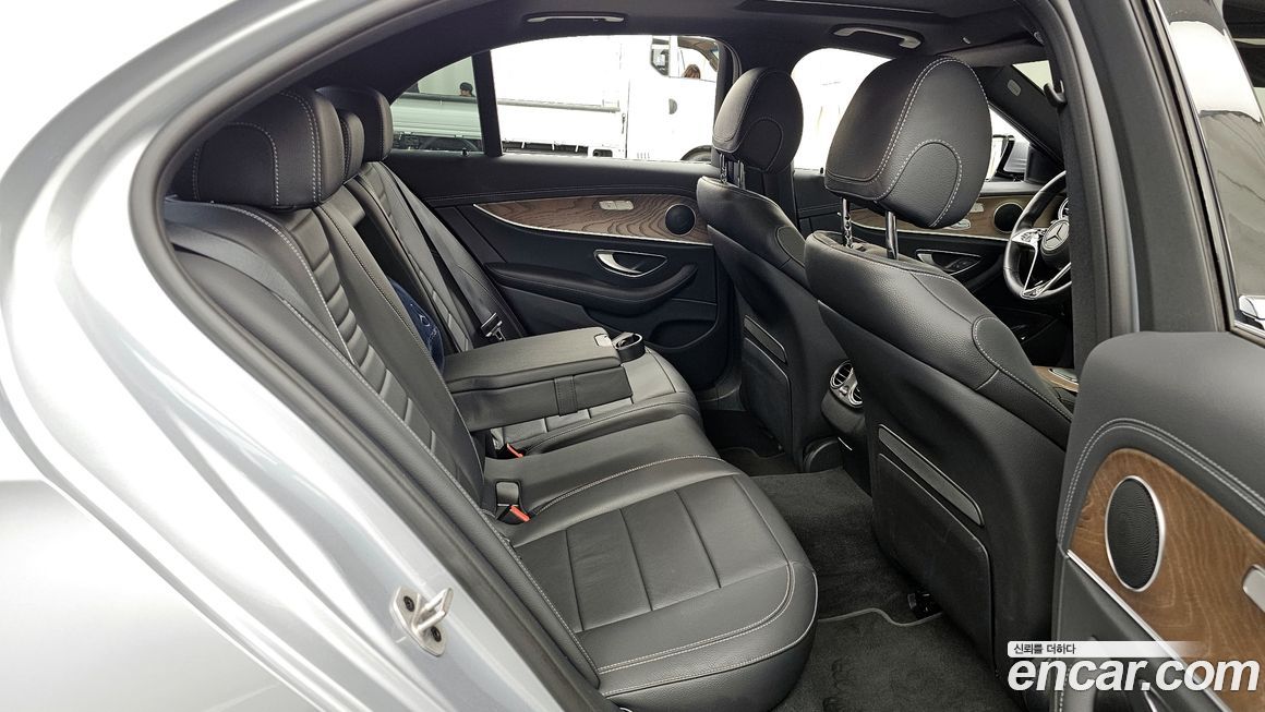 Mercedes-Benz E-Class 2021