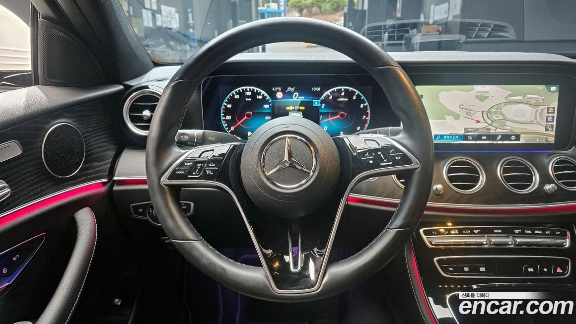 Mercedes-Benz E-Class 2022