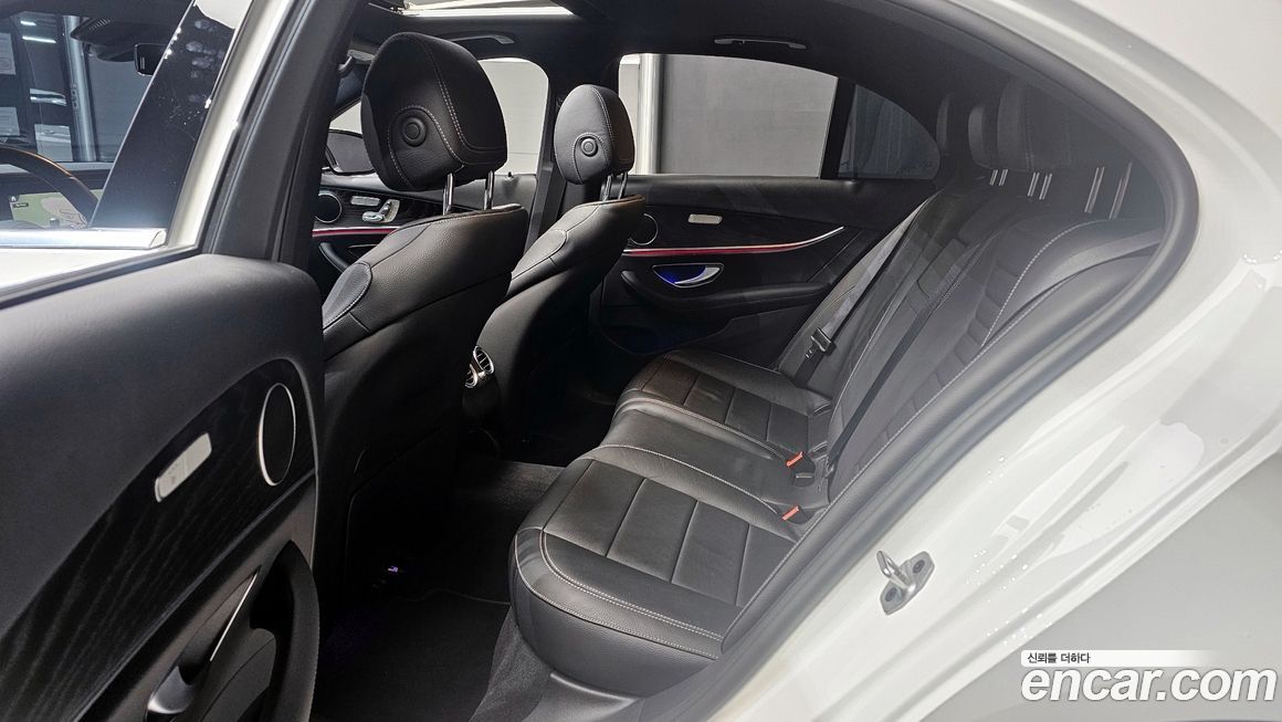 Mercedes-Benz E-Class 2022