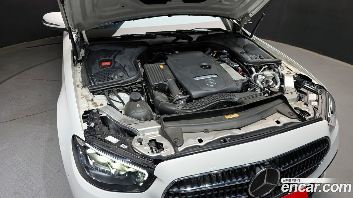 Mercedes-Benz E-Class 2022