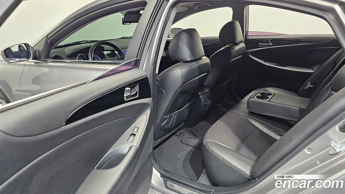 Hyundai Sonata 2011