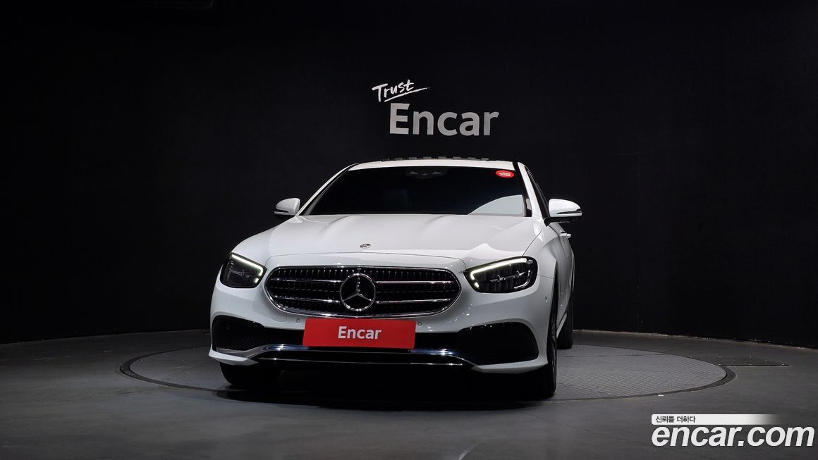 Mercedes-Benz E-Class 2022