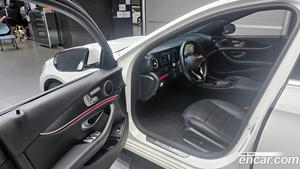 Mercedes-Benz E-Class 2022