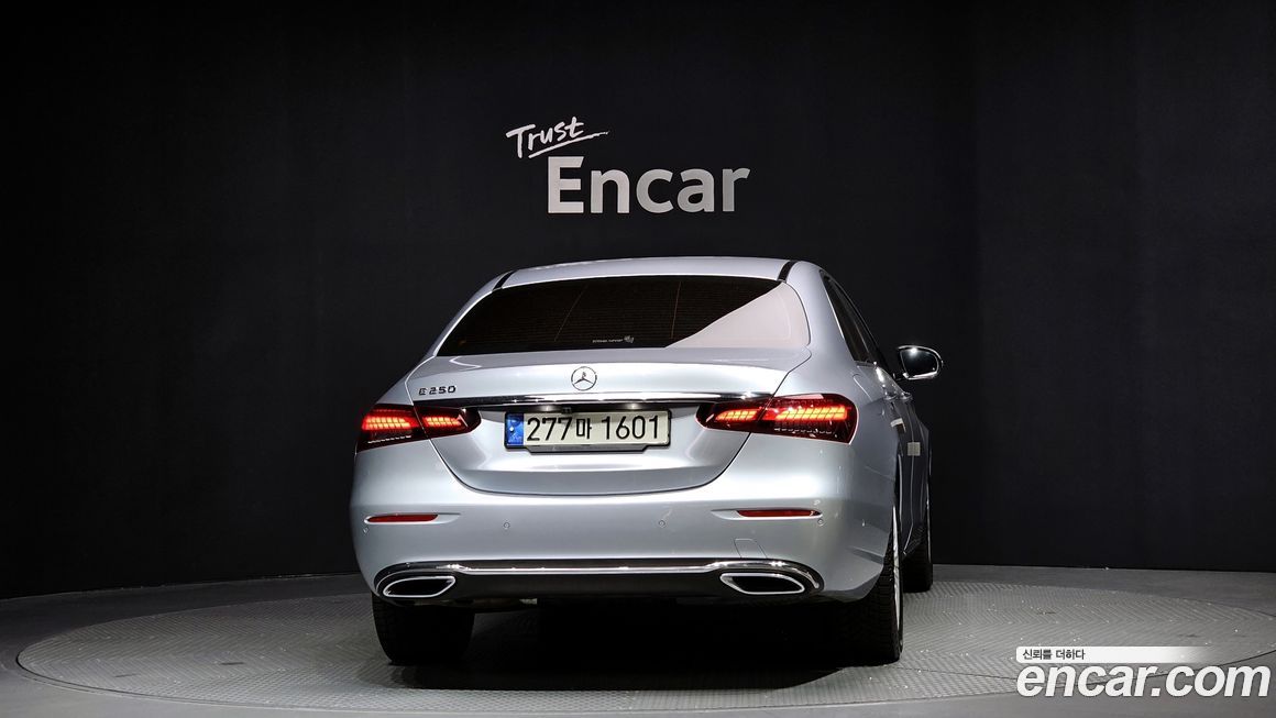 Mercedes-Benz E-Class 2021