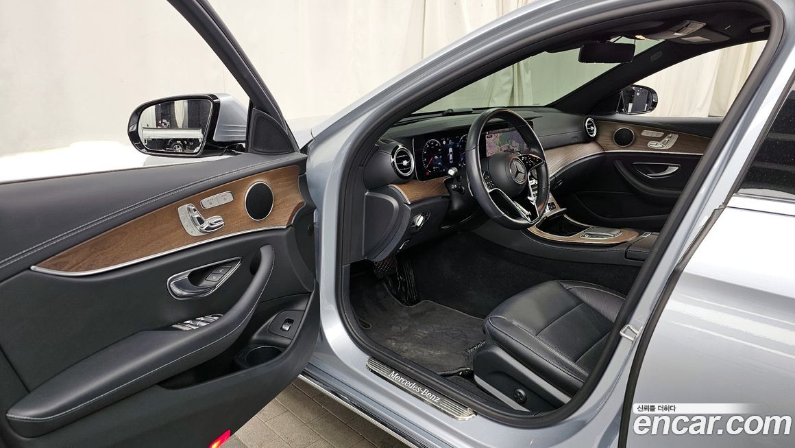 Mercedes-Benz E-Class 2021