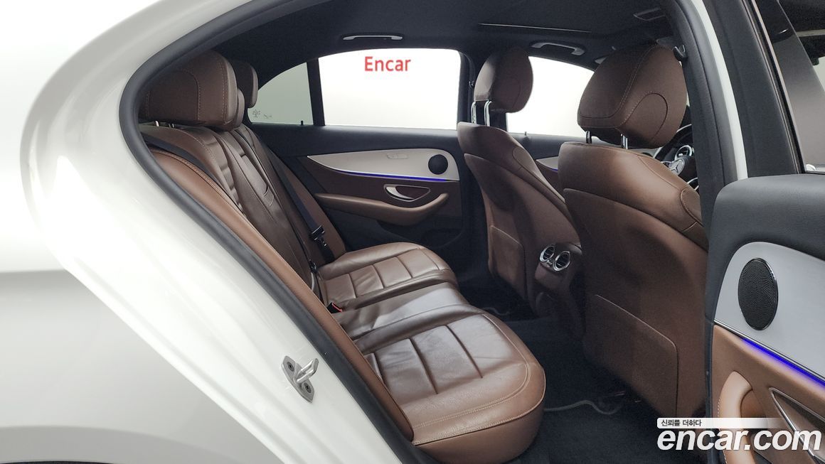 Mercedes-Benz E-Class 2021