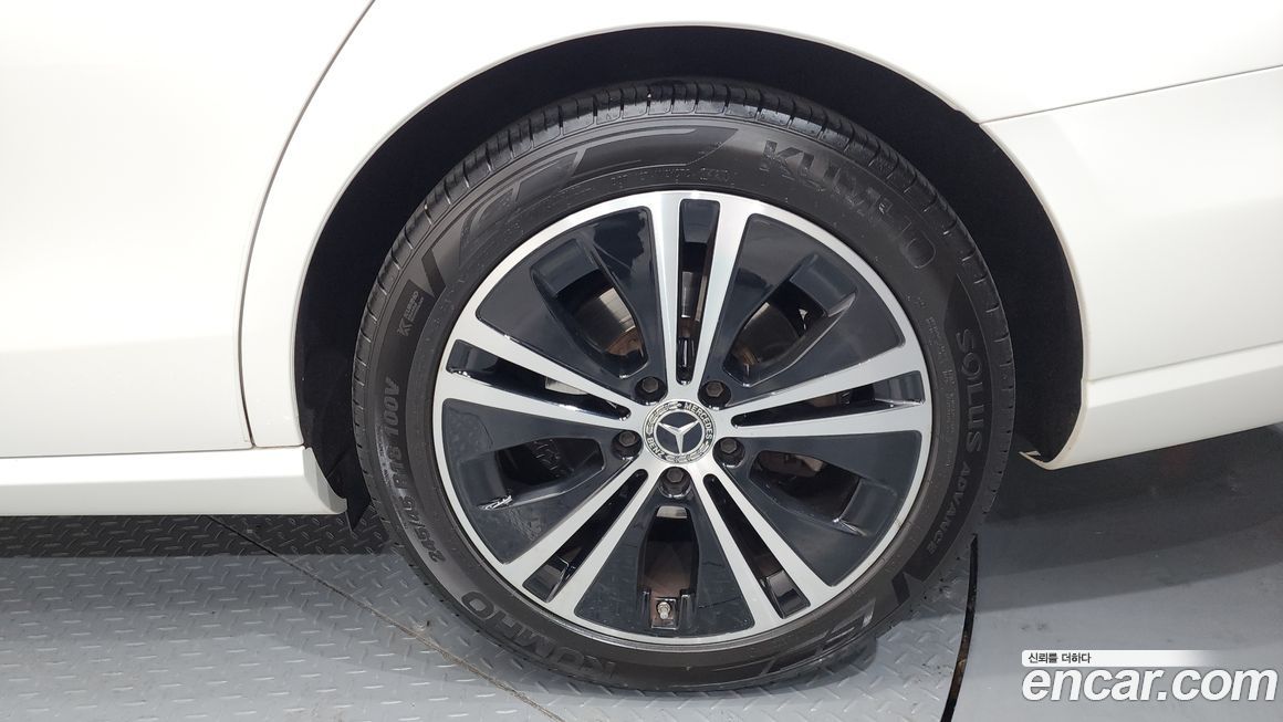 Mercedes-Benz E-Class 2021