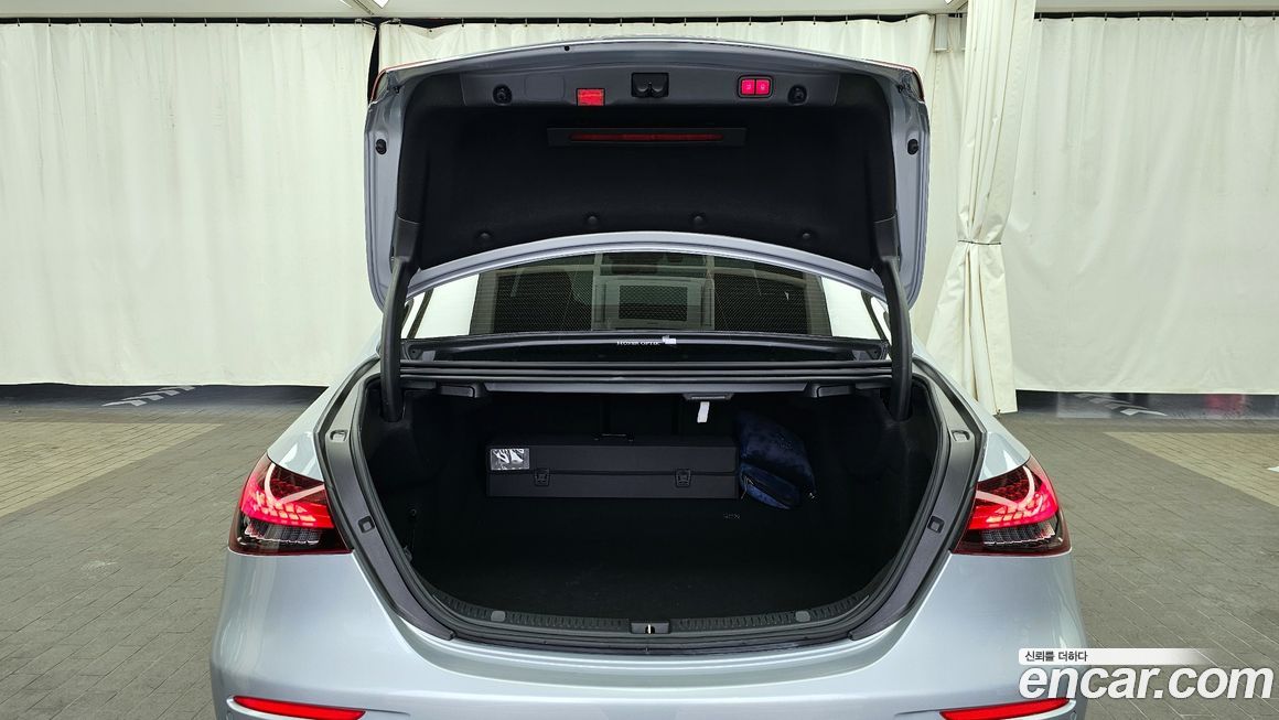 Mercedes-Benz E-Class 2021